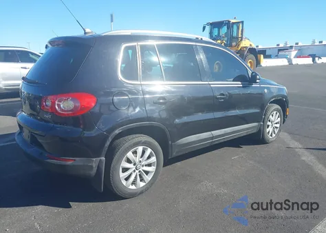 2011 Volkswagen Tiguan Sel z USA, uszkodzony, nr VIN WVGAV7AX5BW510883